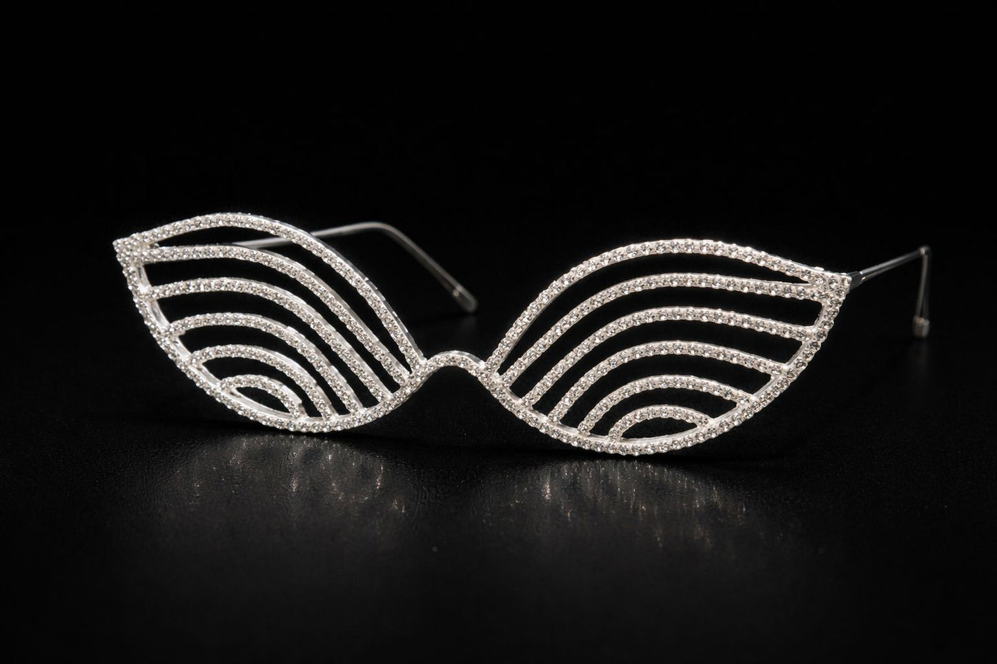 Decorative eyeglasses with a wavy sunglasses