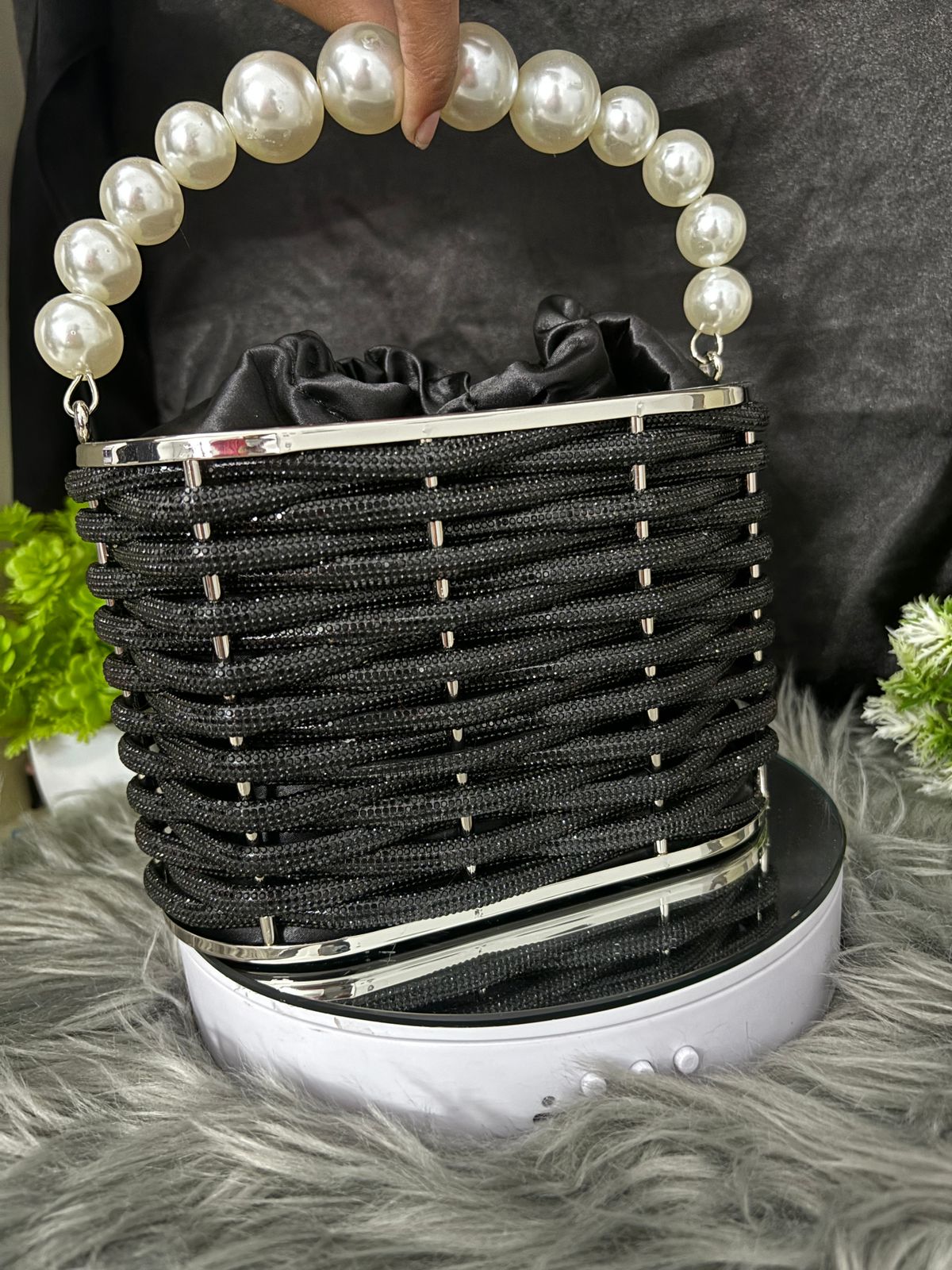 Glamour Wave Bucket Bag