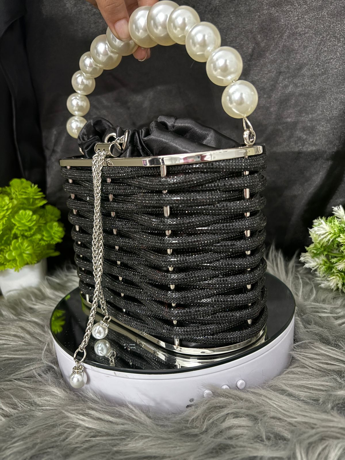 Glamour Wave Bucket Bag
