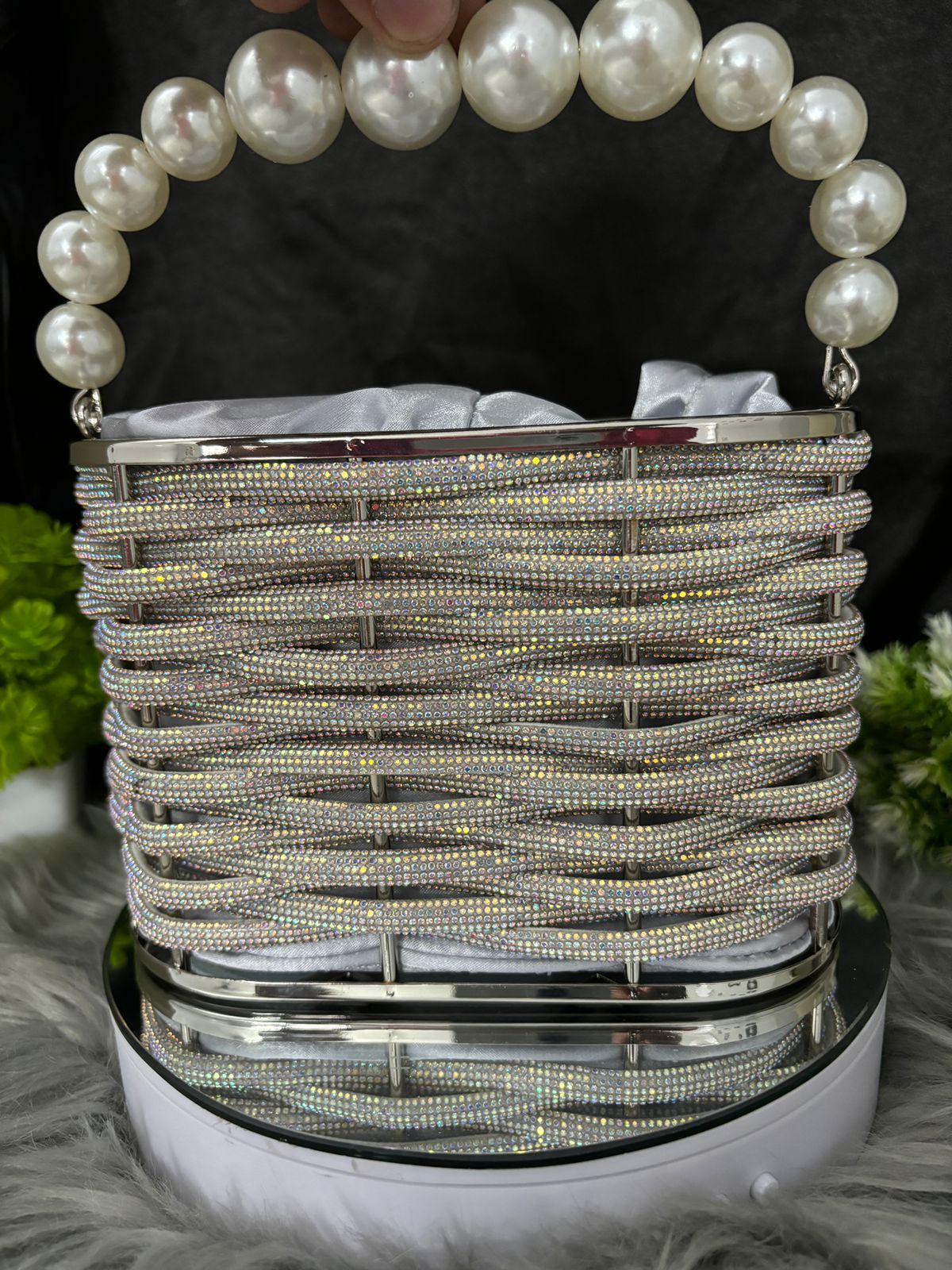 Glamour Wave Bucket Bag