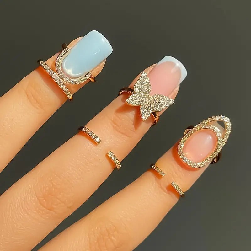 Golden Glimmer Nail Jewel
