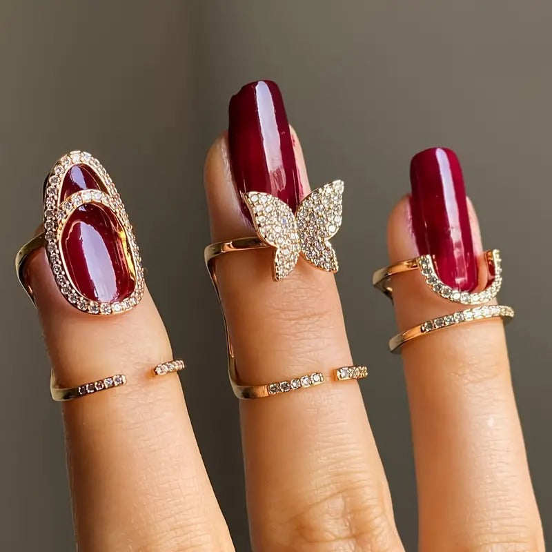 Golden Glimmer Nail Jewel