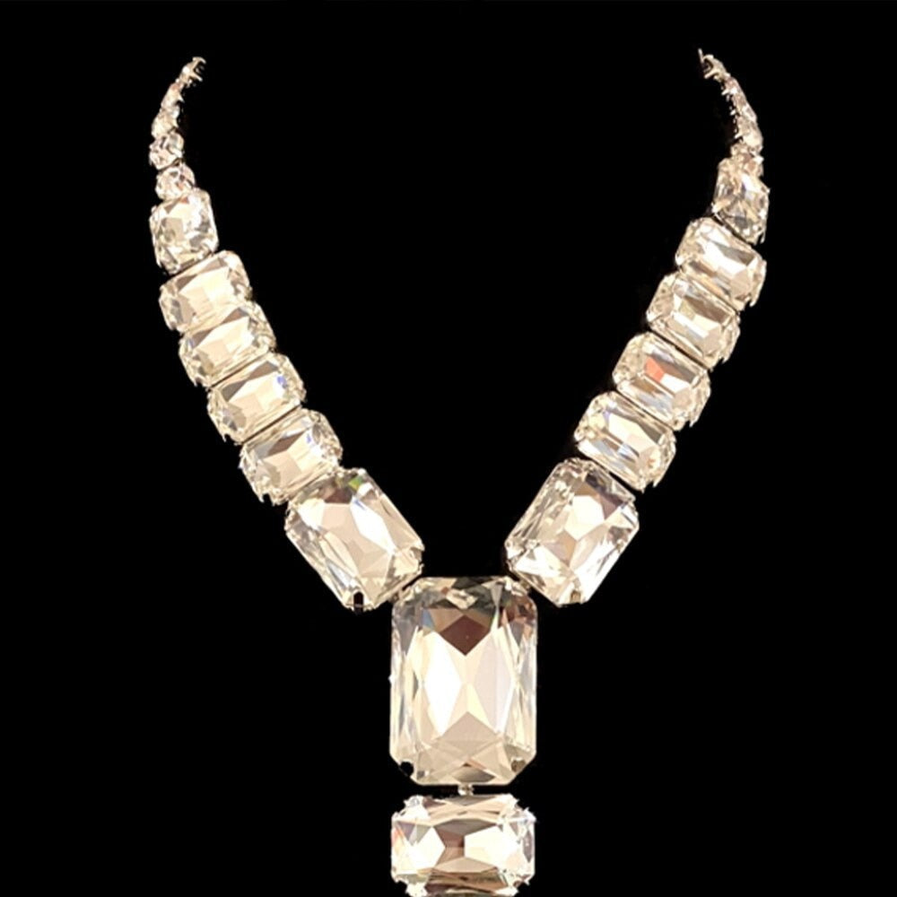 Queen Luxury Crystal Blue Necklace