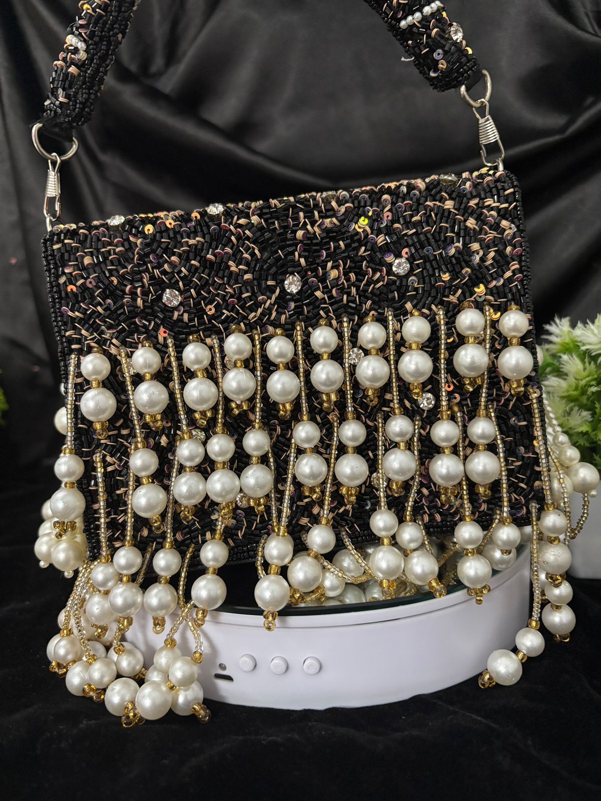 Shimmer Pearl hanging Handbag