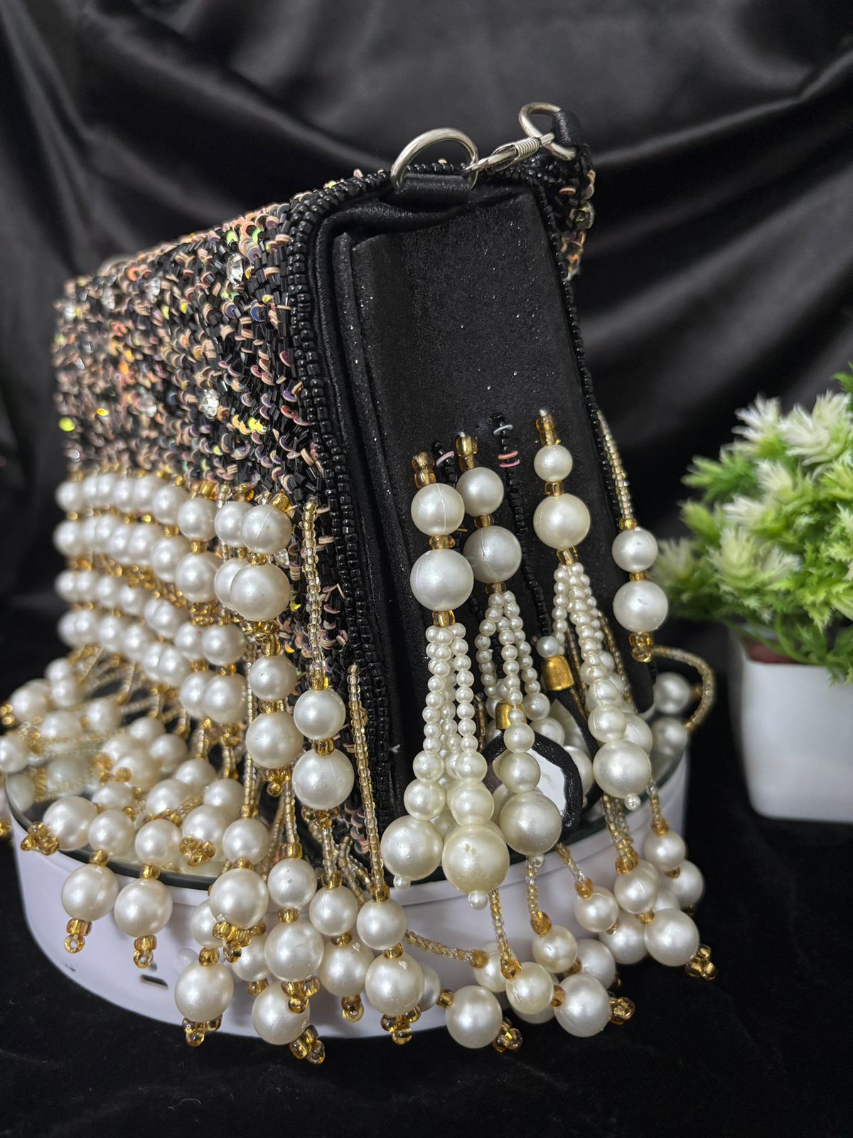 Shimmer Pearl hanging Handbag